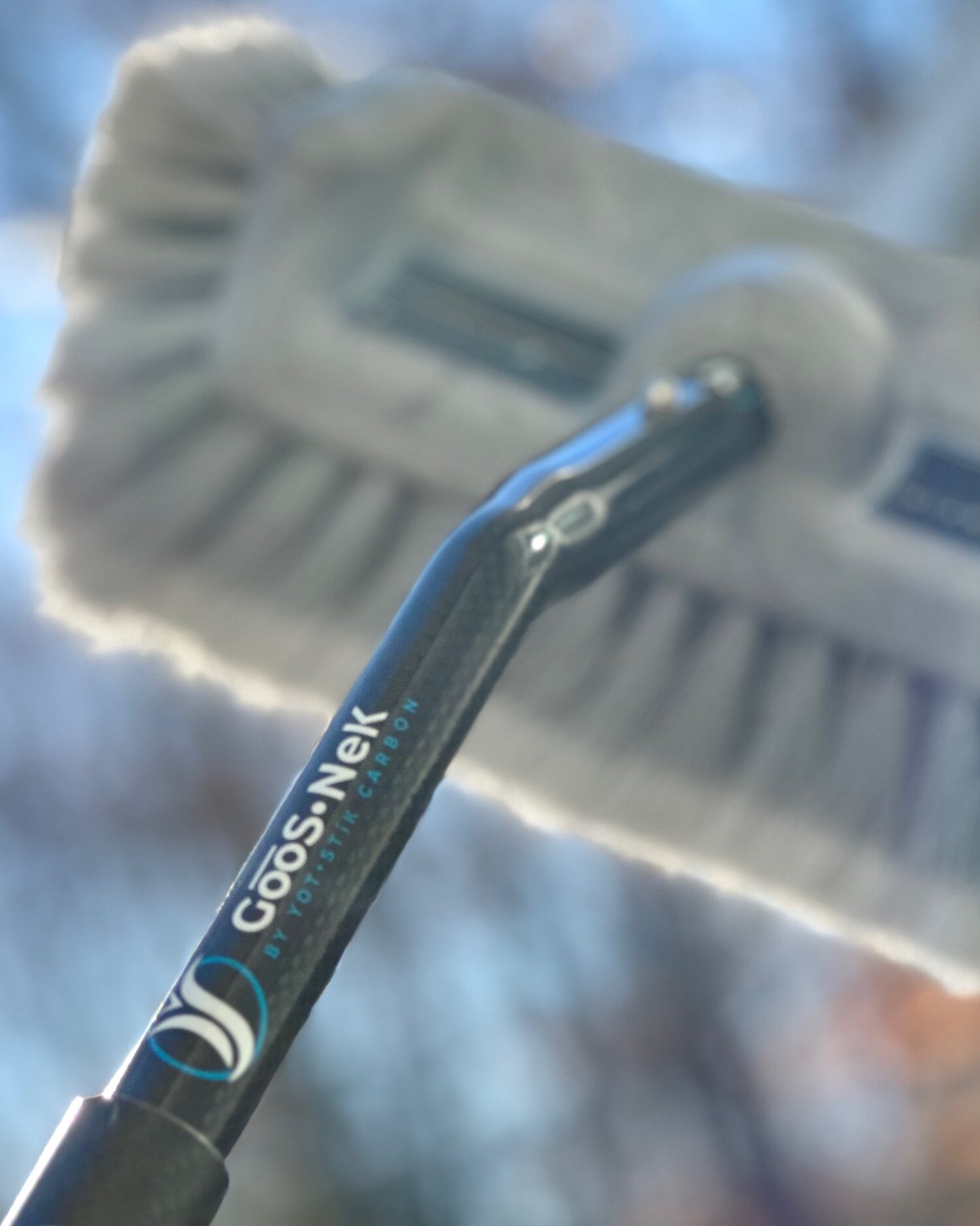 full carbon GōōS•NeK angle adapter with plush brush attachment